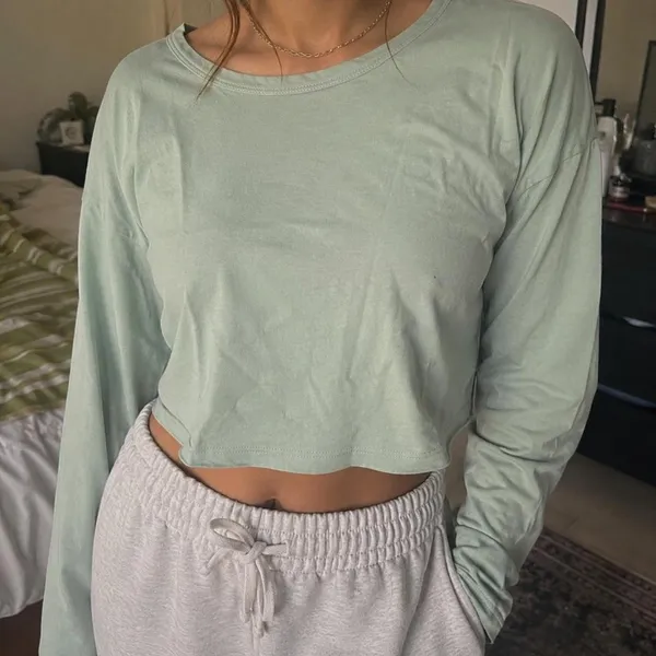 Hyphen Los Angeles Sage Green Cropped Long Sleeve Top M - Image 2