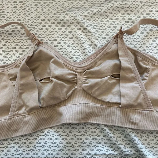 Kindred Bravely Sublime Hands Free Pumping & Nursing Bra in Beige Size Medium - Image 9