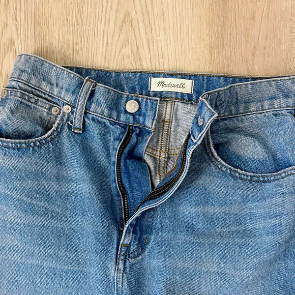 Madewell Baggy Tapered Jeans in Markwood Wash - Image 8