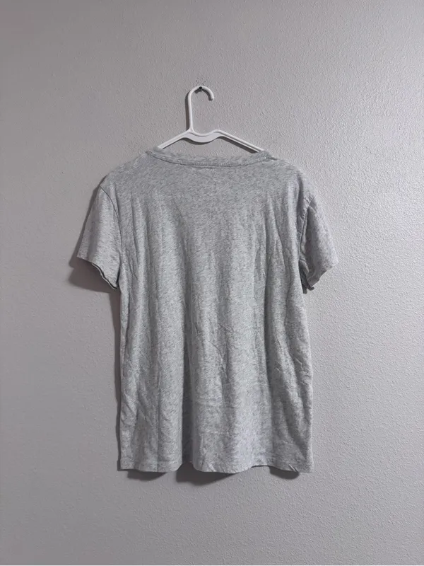 NWOT American Eagle Outfitters Light Gray Short Sleeve Crew Tee - Image 4