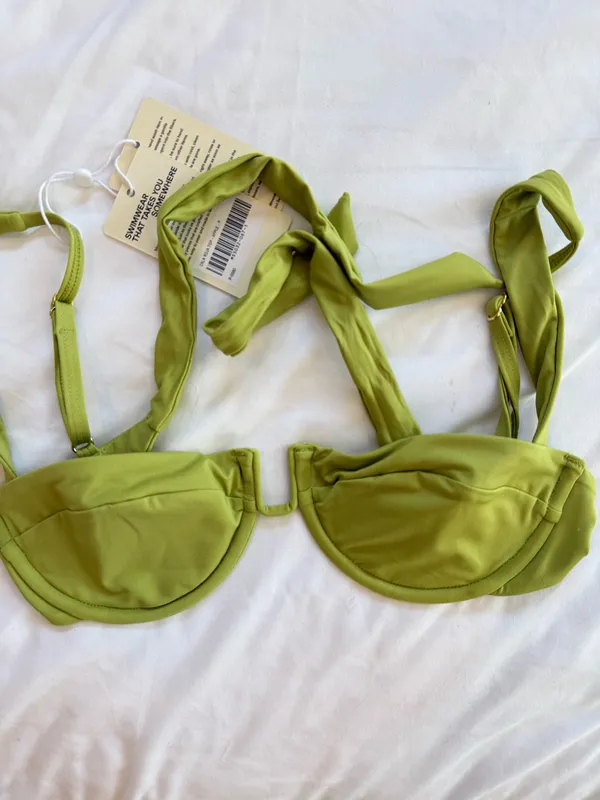 Monday Swim Cala Roja Top Apple - Image 8