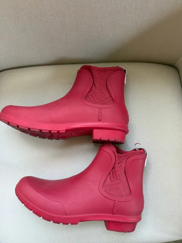 UGG Chevonne Ribbon Red Chelsea Rain Boots Waterproof Colorful Logo Women’s 7 - Image 2