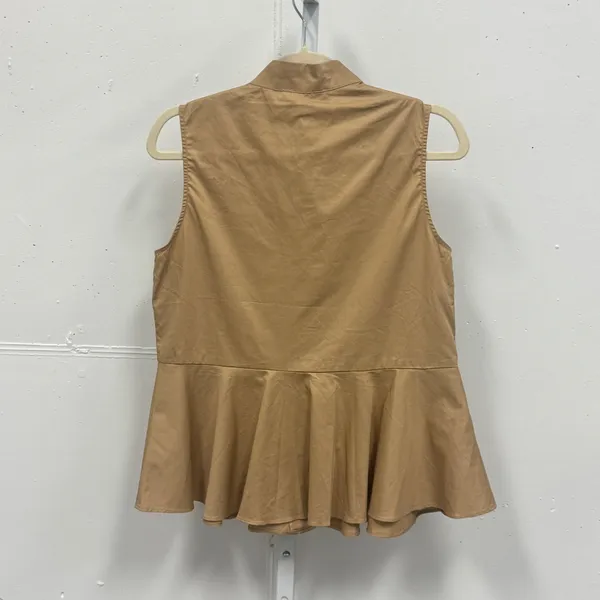 NWT Pomander Place Tan Cotton Peplum Mock Neck Sleeveless Button Down Top B1133 - Image 2