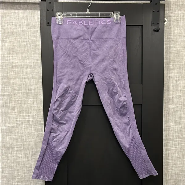 Fabletics Lavender Seamless Long Sleeve Top and Leggings Set size L/XL - Image 2