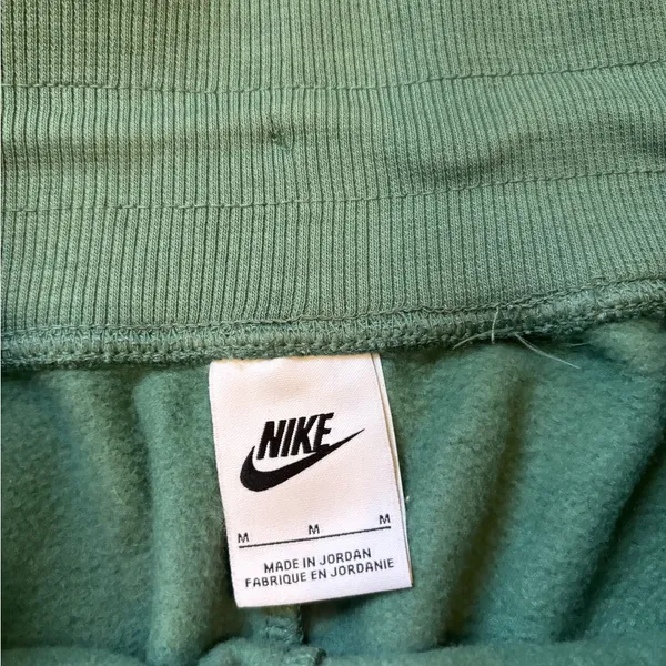 Nike Fleece Lined Shorts - Image 2