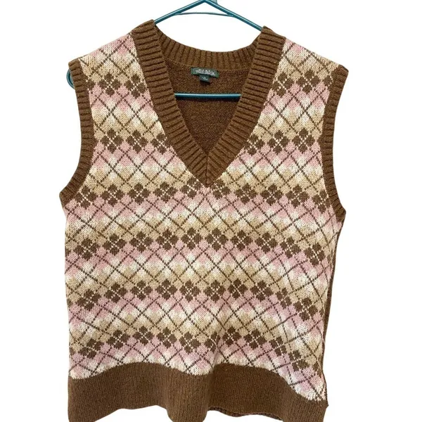 Wild Fable Brown/Pink V-Neck Argyle Sweater Vest - Image 4