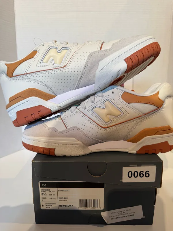 Women’s New Balance 550 Sneakers 8.5W - Image 2