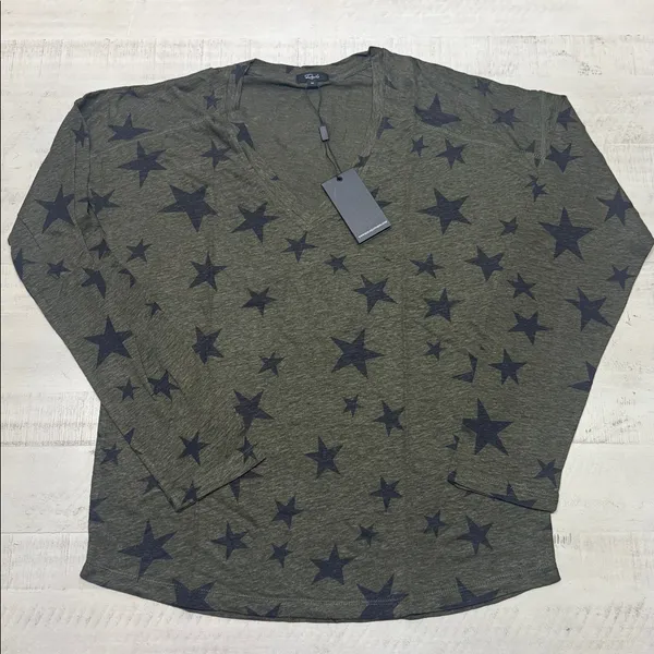 Rails Sami Drop Shoulder V-neck Linen Blend long sleeve Tee In Sage Black Stars - Image 2