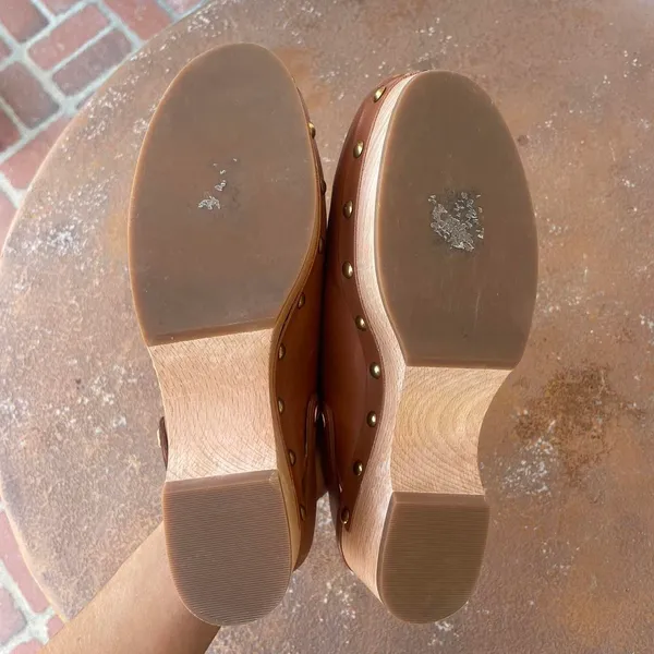 leather Convertible leather clogs in tan sz 6.5 / 50mm heel - Image 8