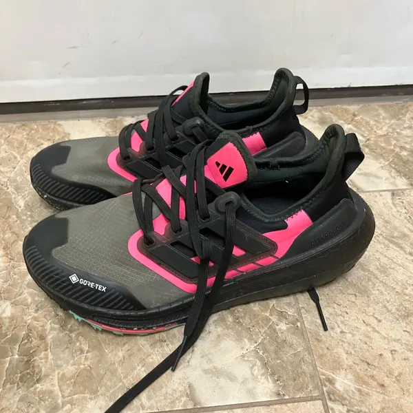 Adidas Ultraboost Light Gore-Tex Womens Size 7.5 Running Shoes Black HP6403 - Image 3