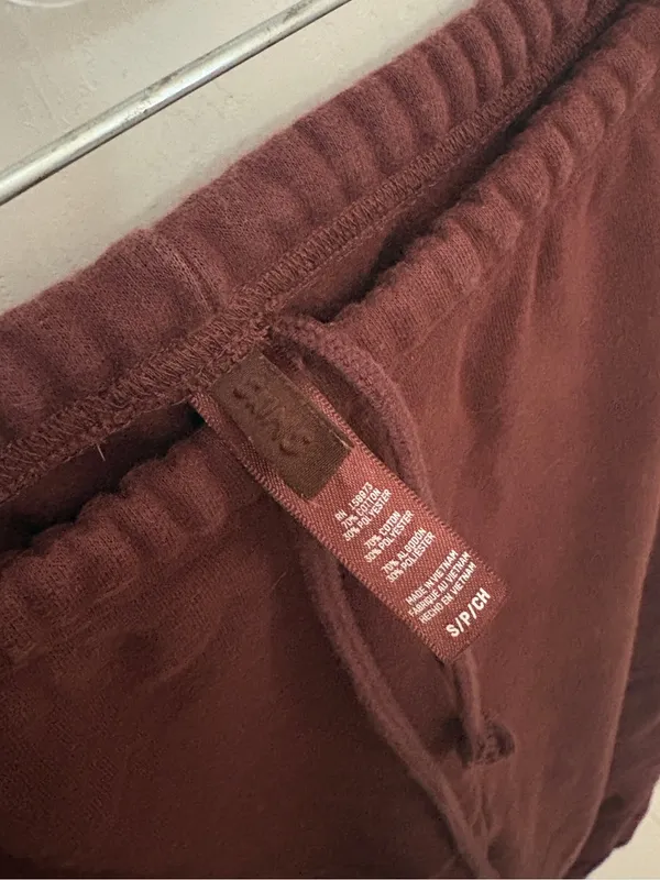 SKIMS Jogger Sweatpants in Burgundy - Image 2