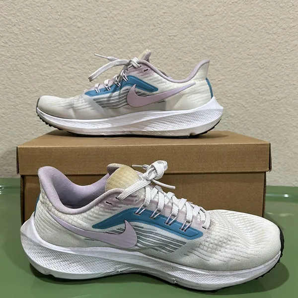 Nike Air Zoom Pegasus 39 'White Cerulean' Sneakers - Image 2
