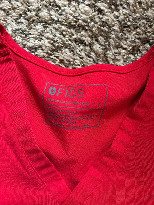 FIGS Scrub Top - Image 4