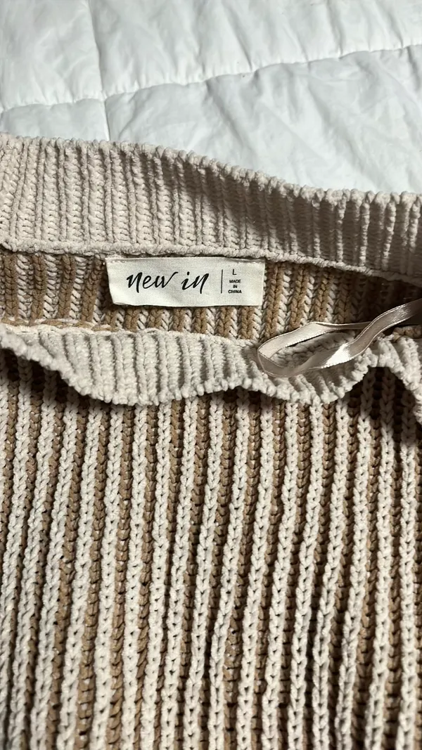 Boutique “New In” cropped fringed sweater Tan Size L - Image 7