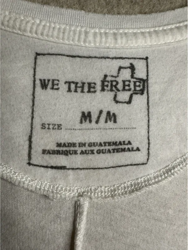 WE THE FREE White Tee V-Neck Women’s Medium Short Sleeve Lightweight - Image 2