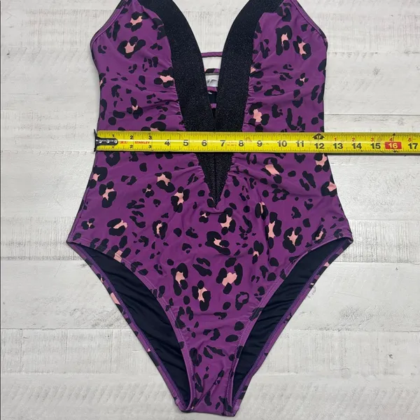 Cupshe Alegría Leopard Print Halter Ruched One Piece Swimsuit - Image 5