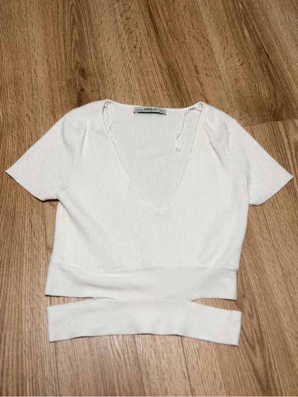 Zara Ribbed Knit Crop Top White V Neck Cut Out Hem Short Sleeve L - Image 2