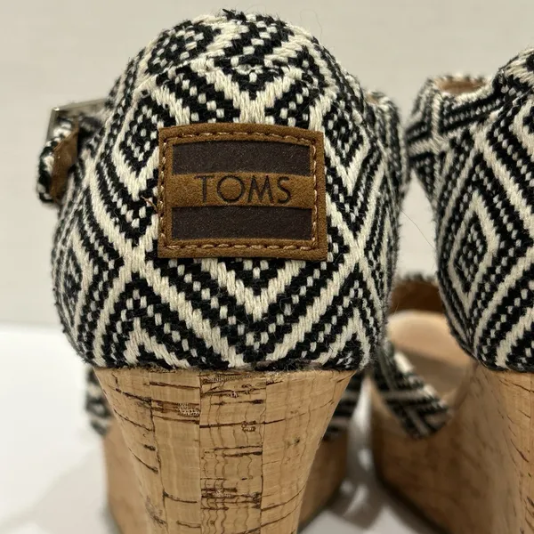 Toms Women's Seinna Aztec Black and white‎ pattern Wedge Heel Sandals Size 6 - Image 10