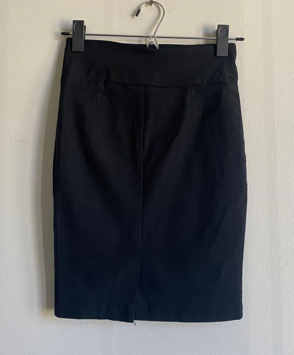Iz Byer Black Pencil Skirt - Image 5