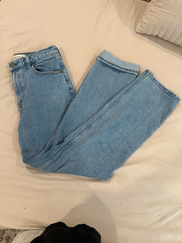 Abercrombie & Fitch Straight Leg Jeans - Image 2