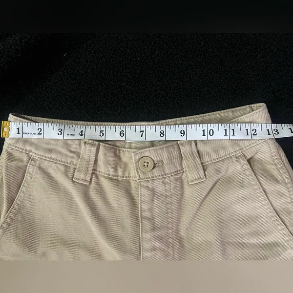ARITZIA Tna Cargo Khaki Pants in size 0 - Image 9