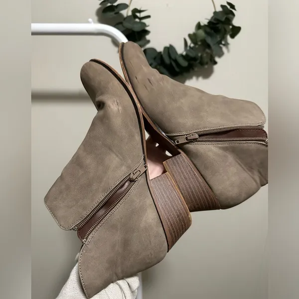 Taupe Booties with Zipper Details and Zipper Closure size 8 - Image 4