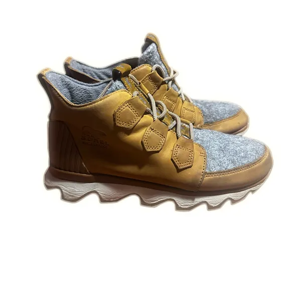 Sorel women’s‎ size 7.5 winter boot  leather and wool - Image 3