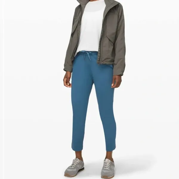 Lululemon On the Fly 7/8 Pant -‎ Size 4 either code blue or petrol blue pants - Image 2