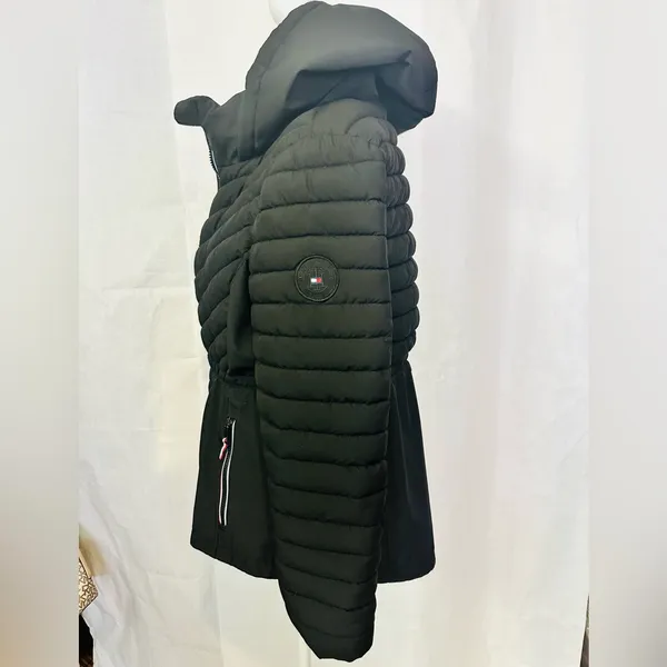 Tommy Hilfiger Women’s Black Quilted Hooded Jacket - Image 10