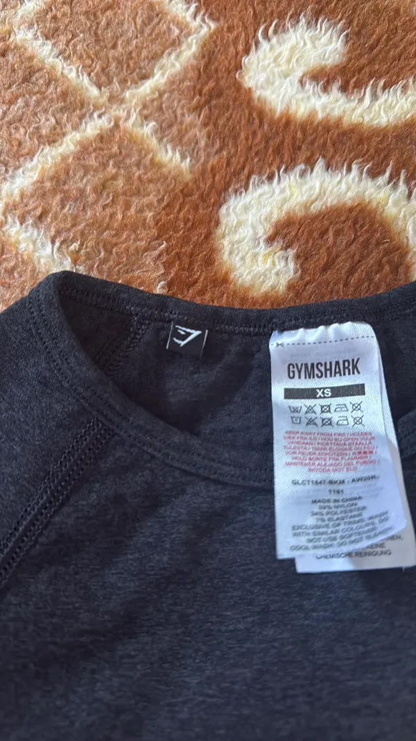 Gymshark Long Sleeve Crop Top - Image 4