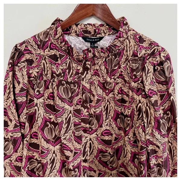 Strut & Bolt Get Familiar‎ Brown Floral Smocked Ruffle Neck Blouse Sz S NWT - Image 4