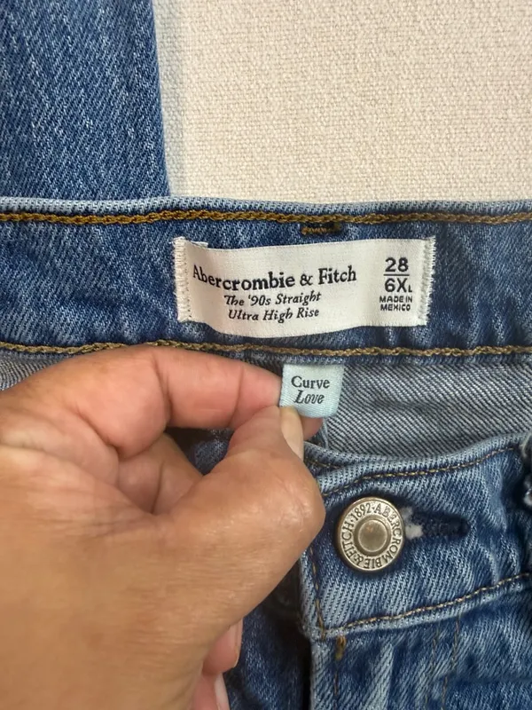 Abercrombie & Fitch Women's Straight-Leg Jeans in Classic Blue Denim - Image 3