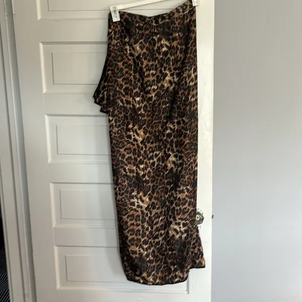Venus Leopard Print Maxi Skirt - Image 4