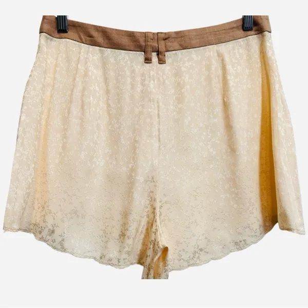 Free‎ People Claudia Ivory Satin Jacquard Shorts Boho Festival Flowy Size 8 - Image 5