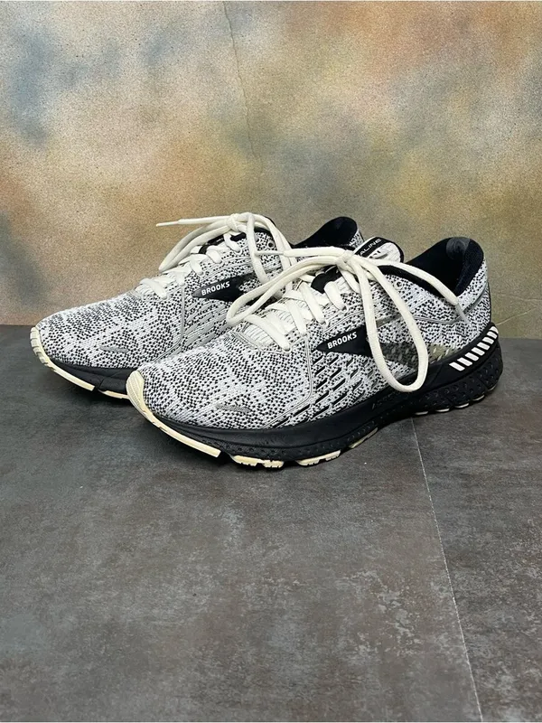 Brooks Adrenaline GTS 21 Women's White & Black Sneakers Size 8B - Image 3