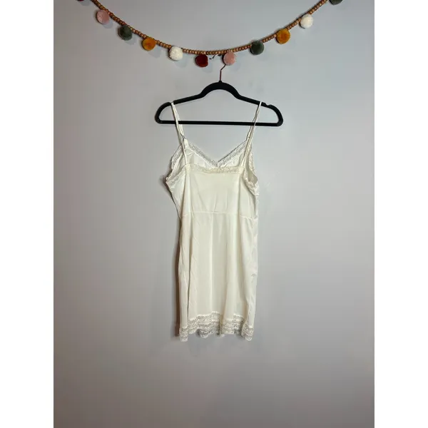 Vtg offwhite lacy slip nightgown - Image 2