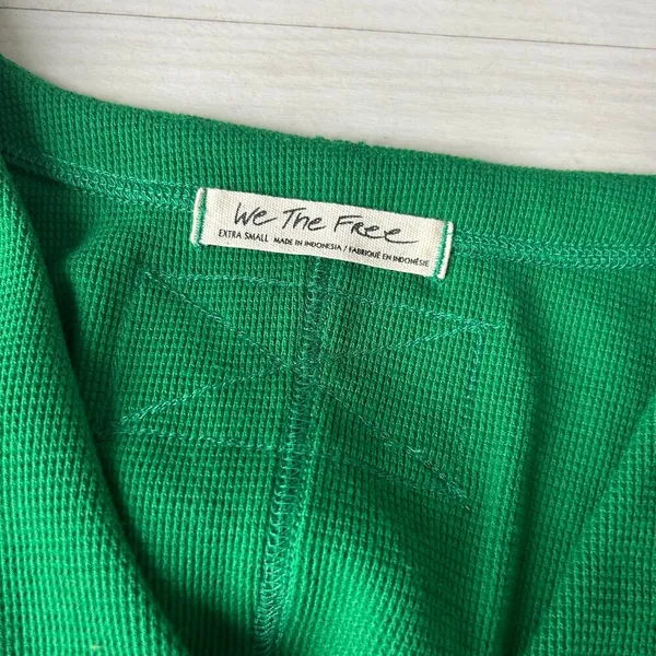 We the Free Kelly Green Cropped Wrap Top V-Neck Longsleeve Blouse Size XS - Image 6