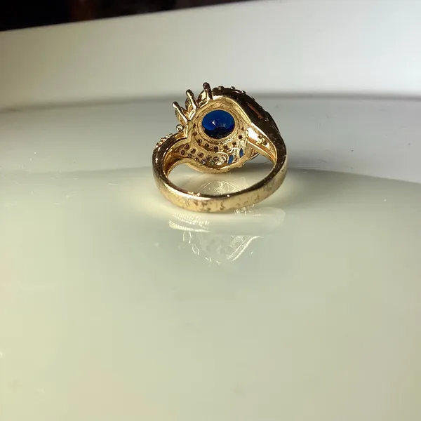 NWOT Sapphire Blue Crystal Cocktail Ring Gold - Image 4