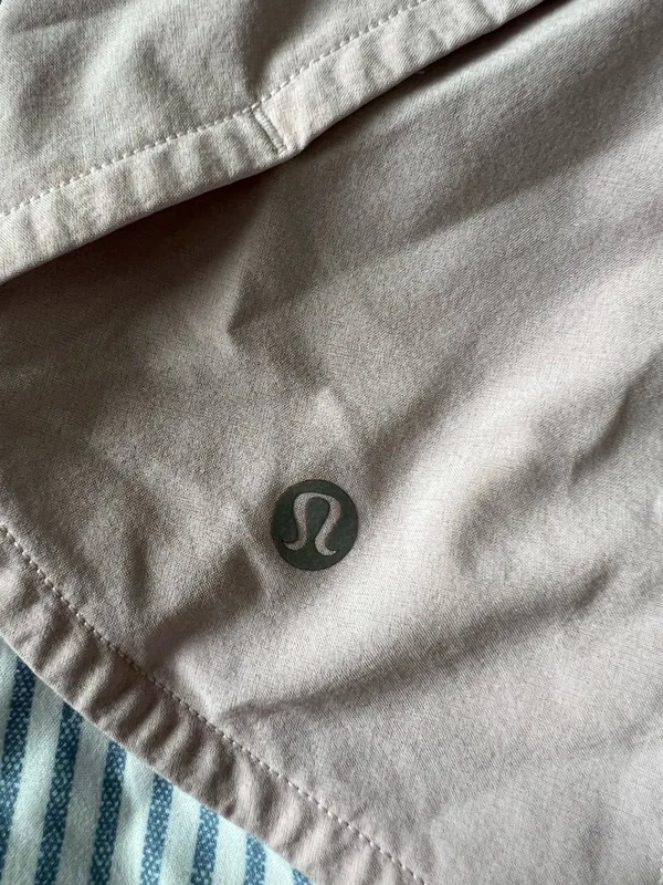 Lululemon Shorts Speed Up - Image 3