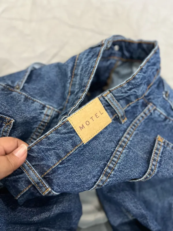 MOTEL denim jeans size 26 parallel leg - Image 9