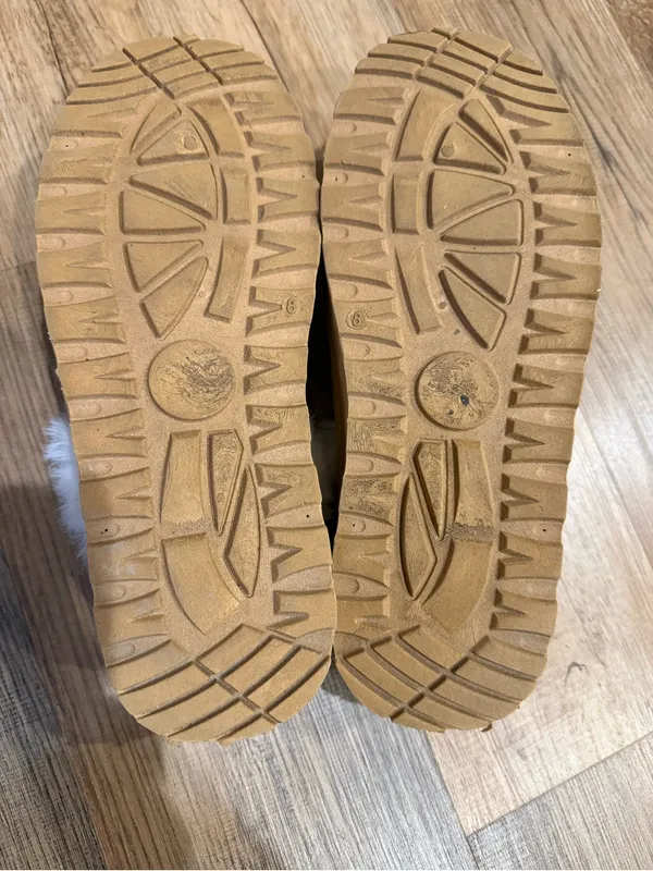 Steve Madden Tan Faux-Suede Mule Slippers with White Faux-Fur Cuff Size 8 - Image 3