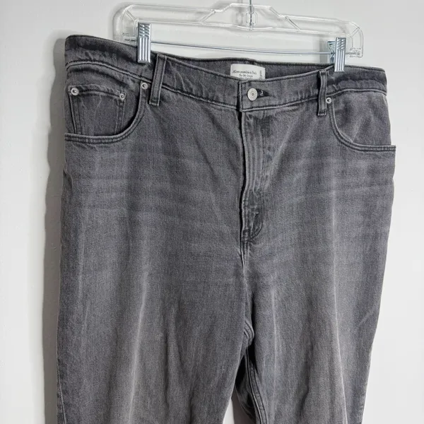 Abercrombie & Fitch The 90's Straight Ultra High Rise Washed Black Plus‎ 16/33 - Image 6