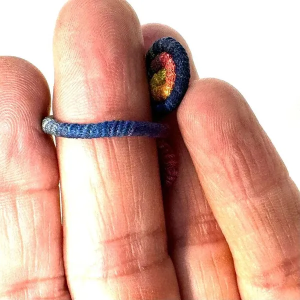 Colorful snake threaded ring - Image 3