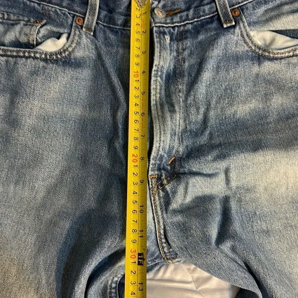 Levi’s 550 Denim Relaxed Fit. Waist:36 ,Inseam: 27 inches - Image 4
