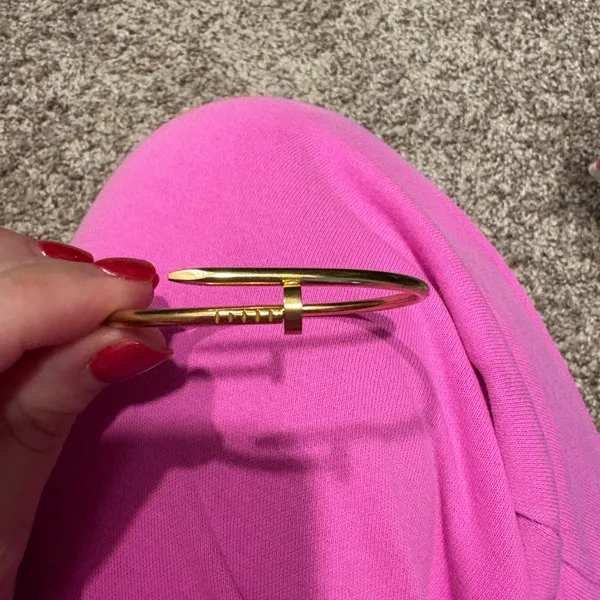 Elegant Gold Bracelet for Women - Image 2