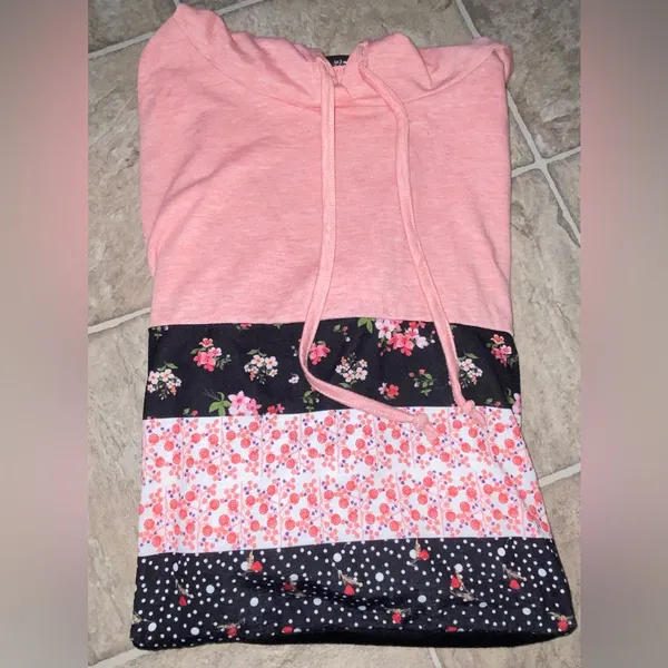 Floral Colorblock Lightweight Hoodie Black Size L - Image 6
