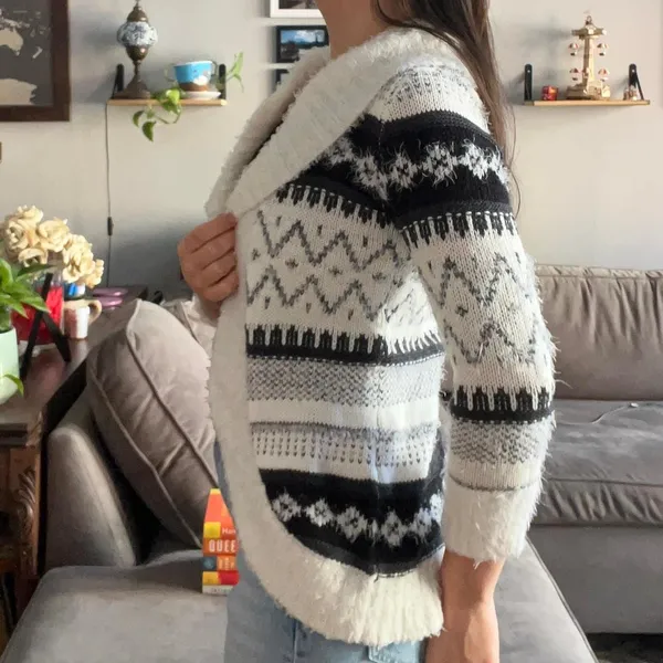 American Vintage Y2K Fuzzy Thick Cardigan Aztec Print Black and White Open Front Size Small - Image 2