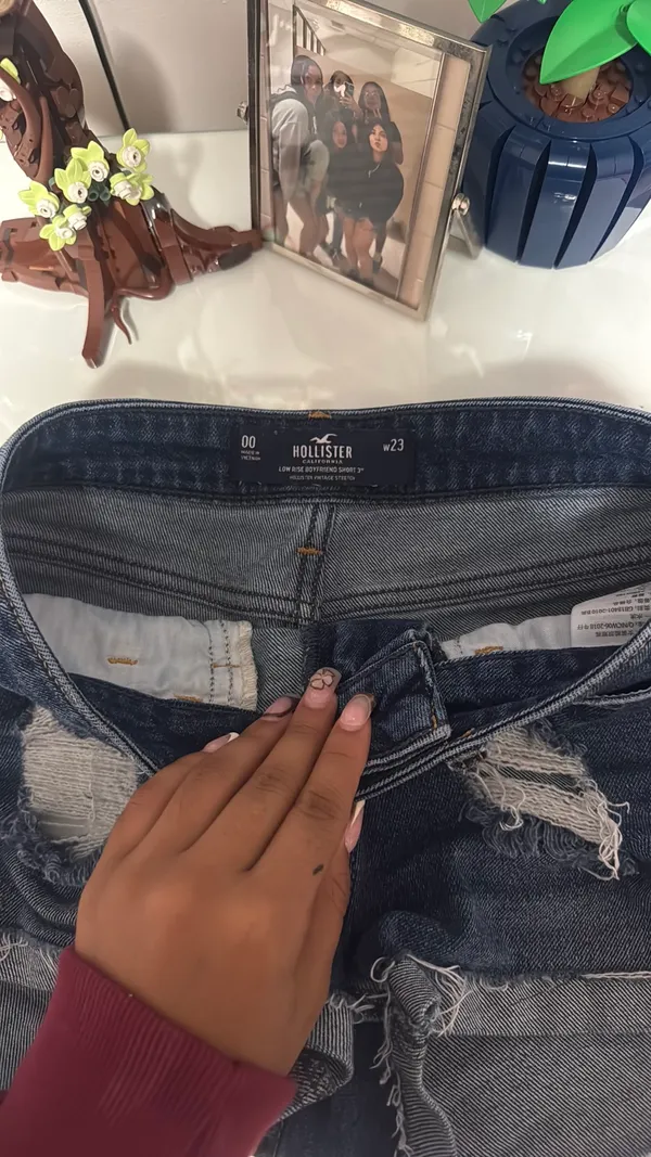 Hollister Jean Shorts - Image 3