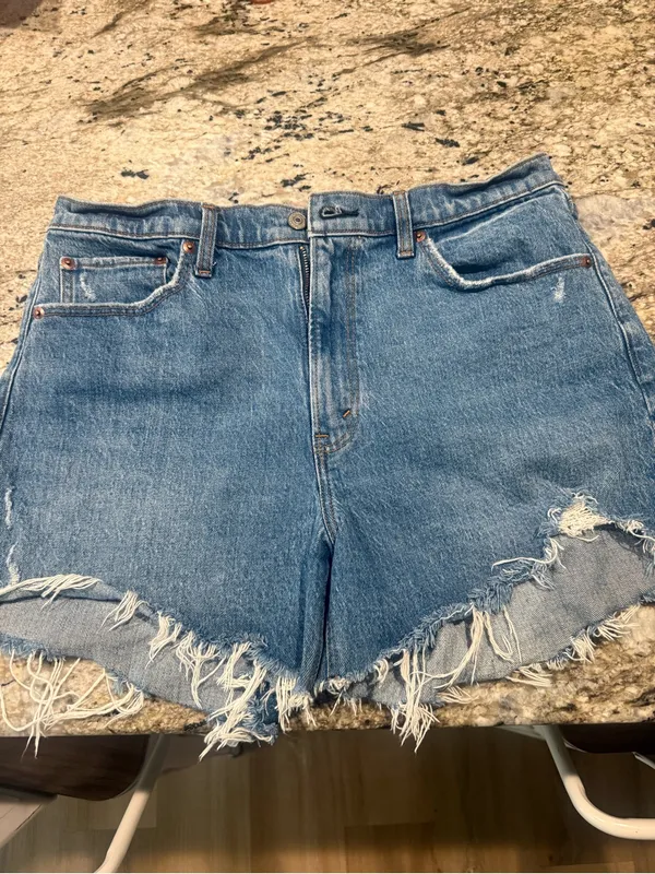 Abercrombie high rise mom short - Image 2
