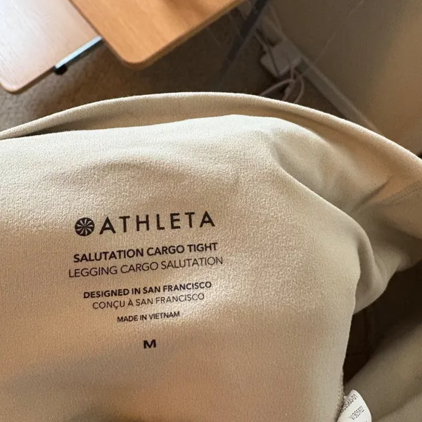 Athleta Salutation CARGO Pocket II Tight Pants - BEIGE Size M. Preloved - Image 5